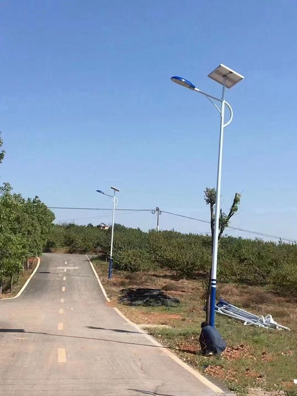 太陽(yáng)能路燈桿安裝步驟